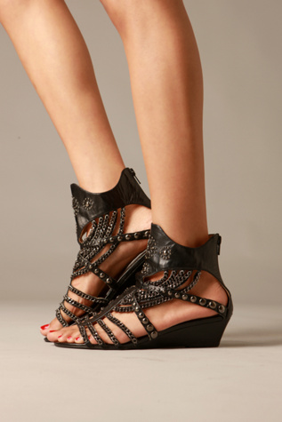 Chainiator Strappy Wedge
