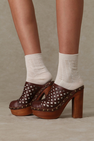 Cayenne Cutout Clog