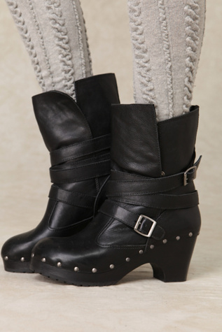 Nixie Wrap Clog Boot