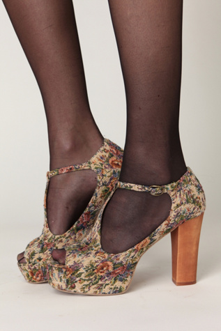 Foxy Fabric Platform