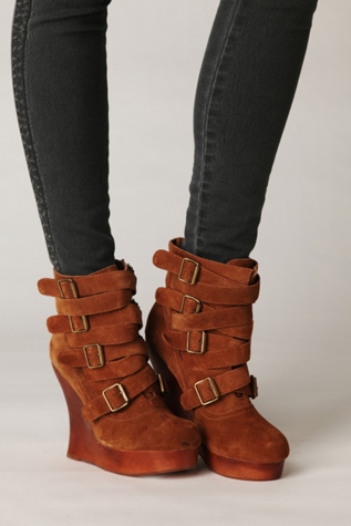 Bjork Buckle Wedge