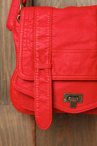 Wayfarer Clasp Crossbody