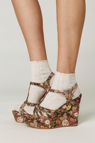 Bed Of Roses Platform