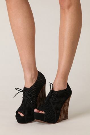 Congo Perforated Wedge