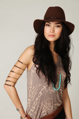 Encanto Coil Cuff