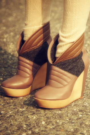 Taupe / Grey