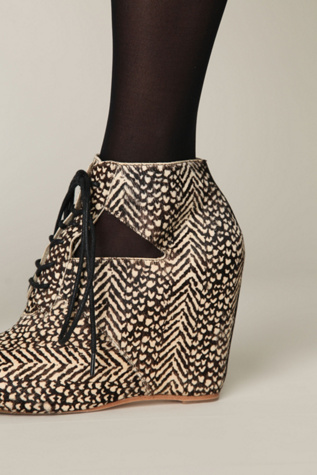 Loara Cut Out Wedge