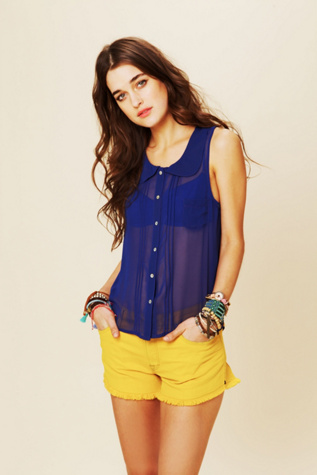 Molly Solid Buttondown
