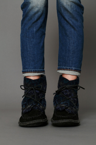 Blue Jacquard/Black Suede