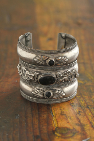 Free People Vintage Texturized Silver Cuff in Vintage-Jewelry