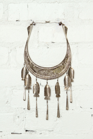 Free People Vintage Etched Metal Collar Necklace in Vintage-Jewelry