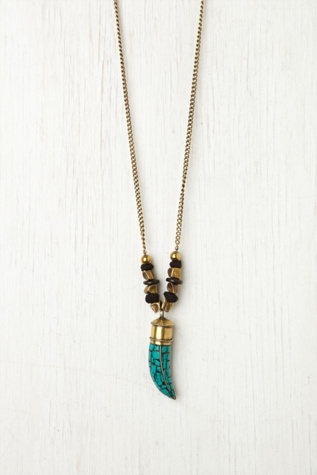 Horn Pendant Necklace