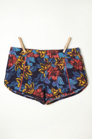 Printed Dolphin Shorts in fp-body