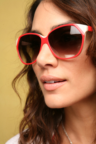 Red/Ivory