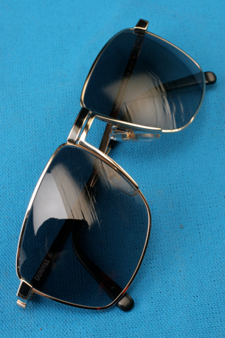 Gold Metal/Black Accent